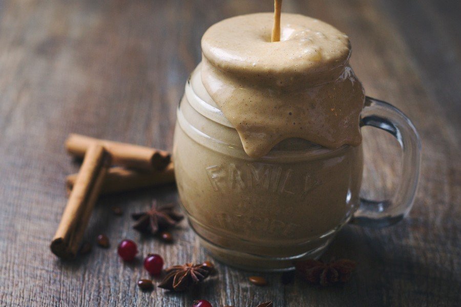 Breakfast Gingerbread Smoothie (Vegan)