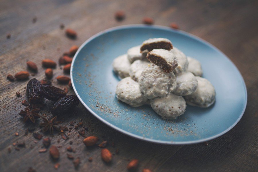 Raw Spiced German Christmas Cookies (Pfeffernusse)