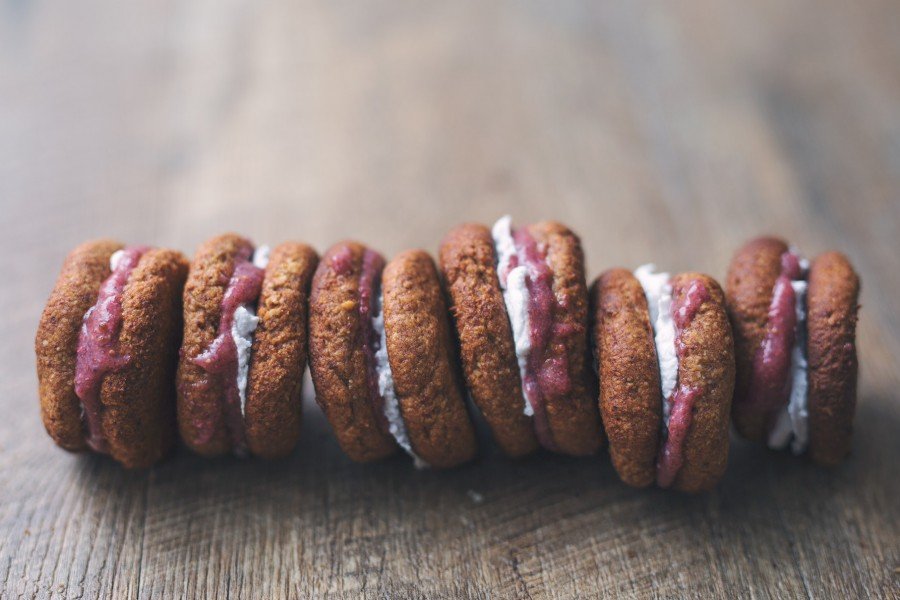 Strawberry and Cream Cookie Sandwiches