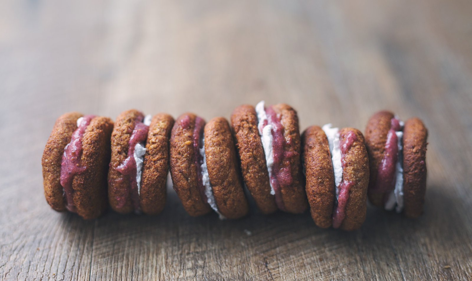 Strawberry and Cream Cookie Sandwiches