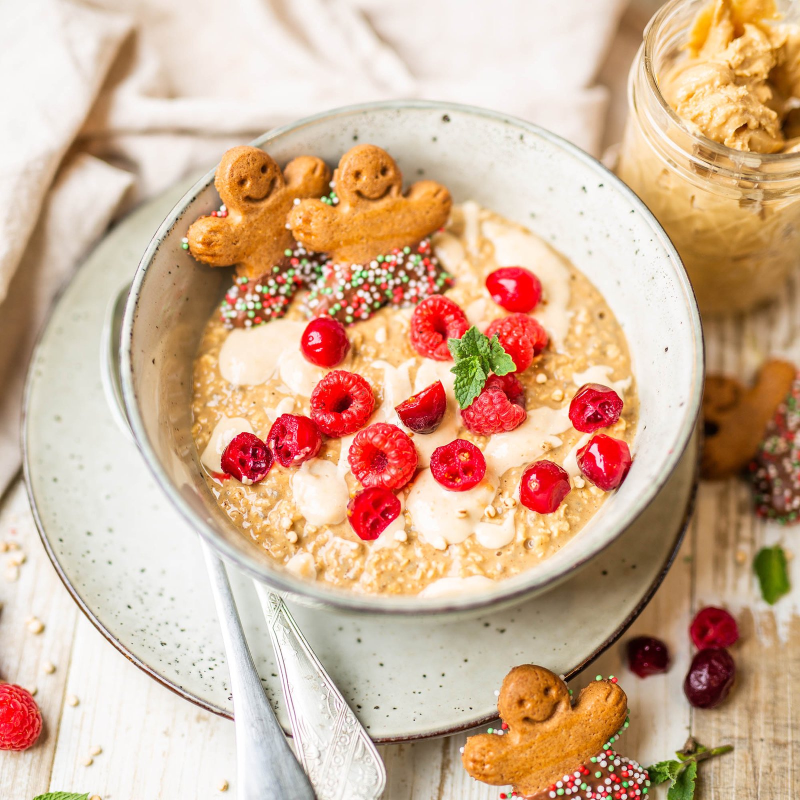 Vegan Gingerbread Overnight Oats